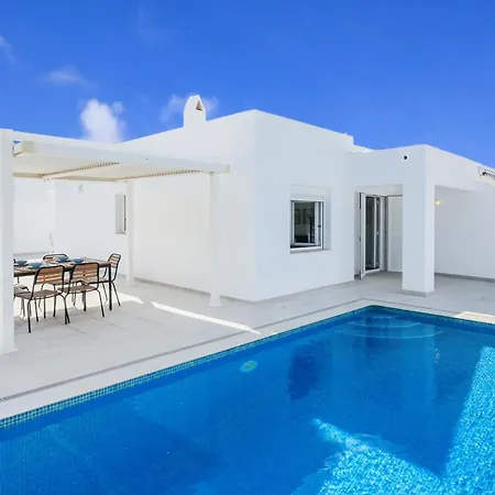 Villa Izarenar Cala Blanca  Exterior photo